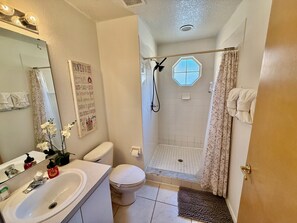 Hair dryer, towels - Grand Holiday Villas 3BR Condo near Disney (Four Corners)