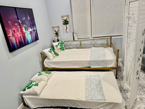 Iron/ironing board, free WiFi, bed sheets, wheelchair access