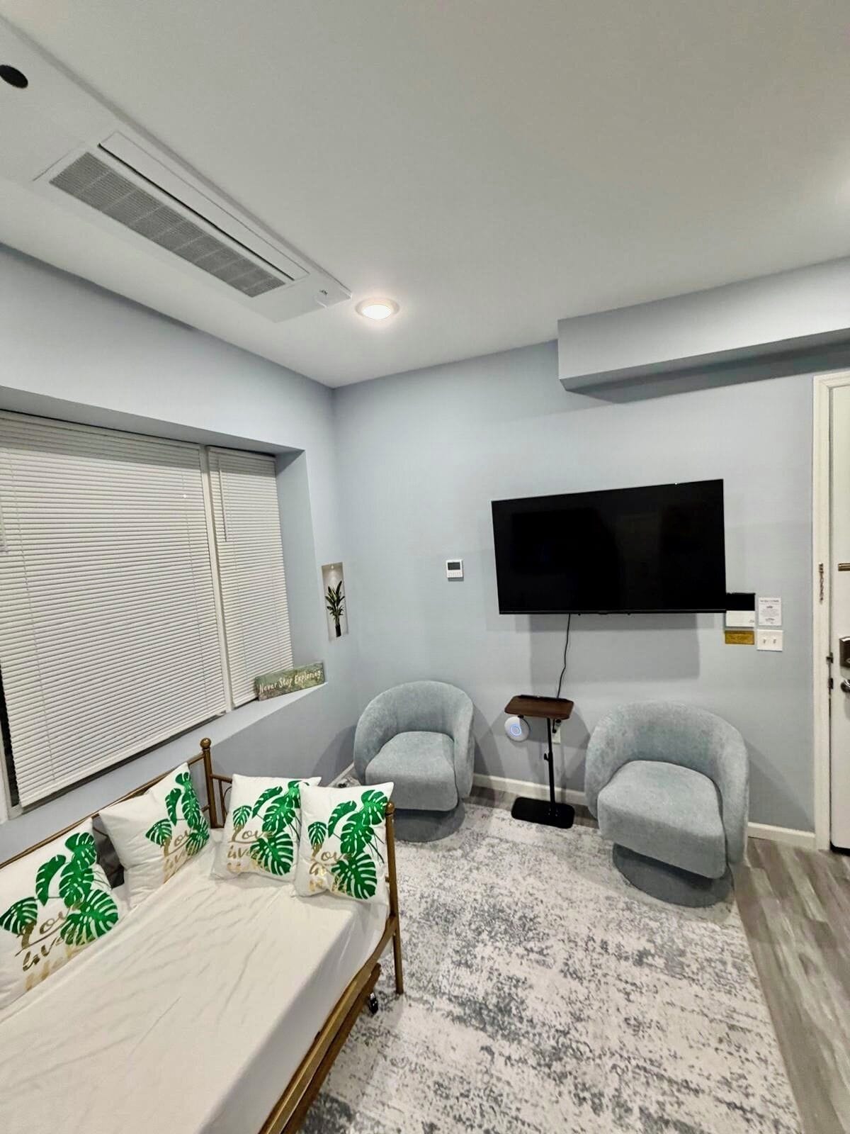 Iron/ironing board, free WiFi, bed sheets, wheelchair access