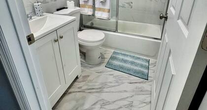 Grand Luxury 1BR APT near Newark Airport (1B)