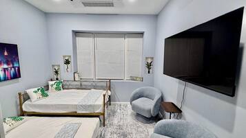 Iron/ironing board, free WiFi, bed sheets, wheelchair access