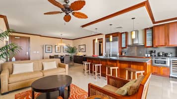 Villa, Multiple Beds, Lanai, Ocean View (Hale Alani) | Living area
