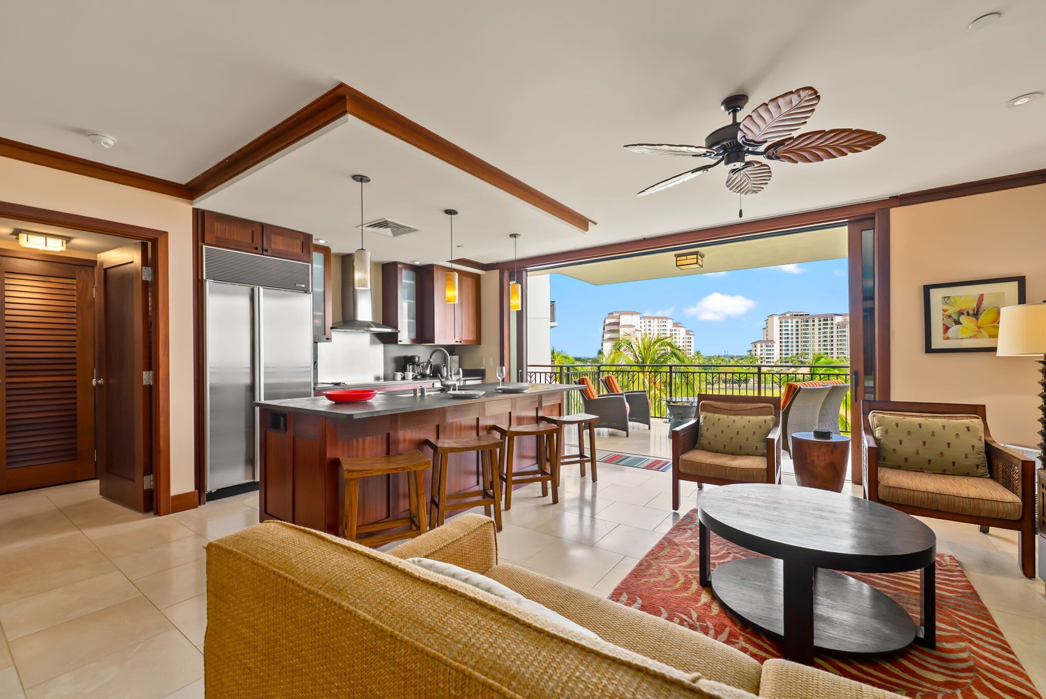 المنشأة من الداخل