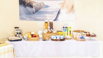 Free daily continental breakfast