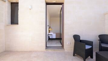Double Room, Private Bathroom, Garden View | Terrace/patio