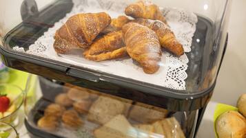 Café da manhã continental grátis todos os dias