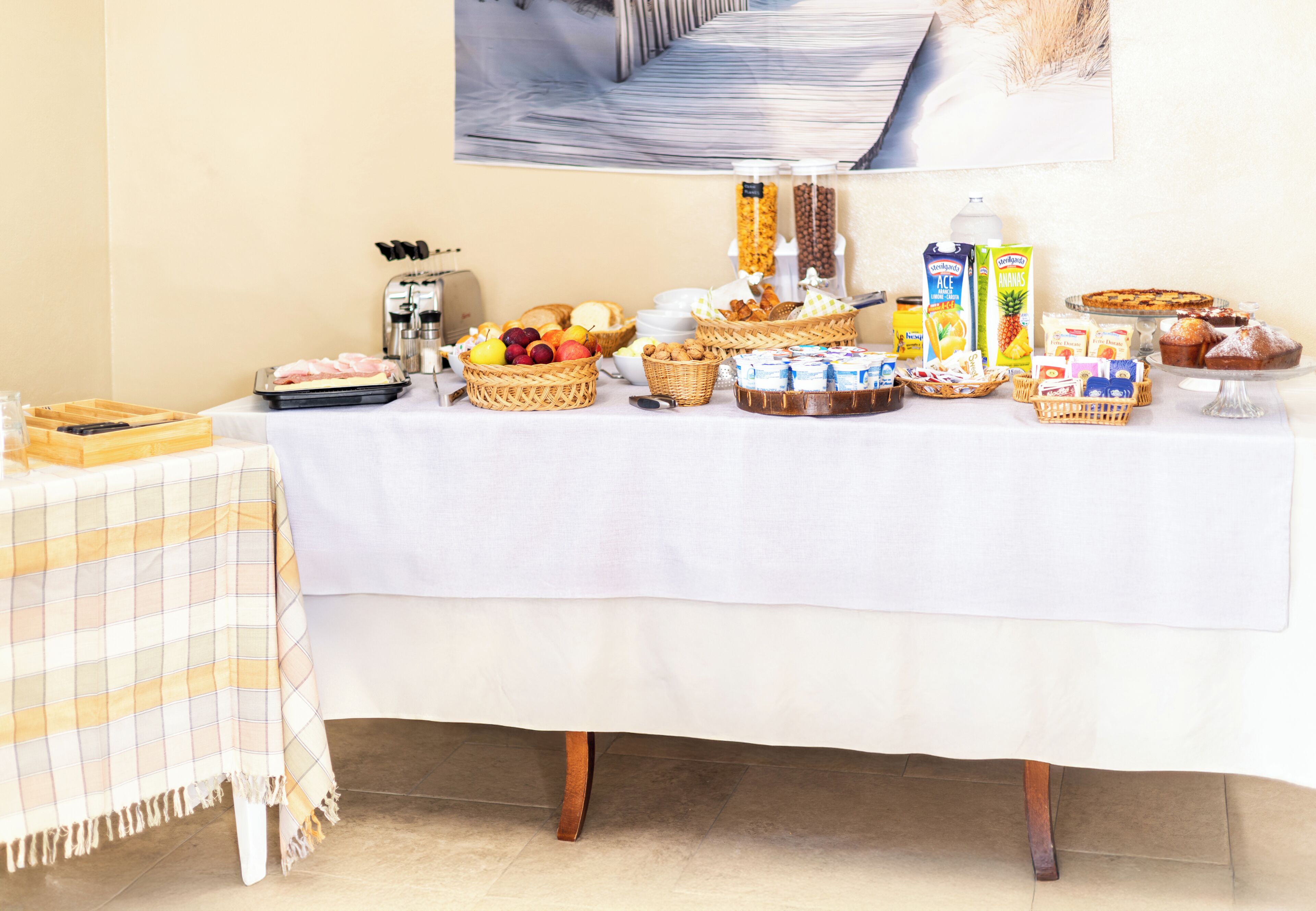 Free daily continental breakfast