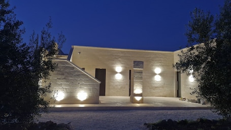 Minibar, in-room safe, desk, laptop workspace. Masseria Coccolo