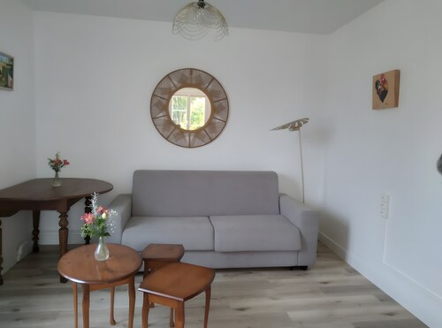 Gîte Chez Madeleine: Private Terrasse, eigener Garten & WLAN in Coutances