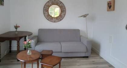 Gîte Chez Madeleine: Private Terrasse, eigener Garten & WLAN in Coutances