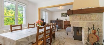 Gîte Chez Madeleine: Private Terrace, Garden, and Wi-Fi in Coutances