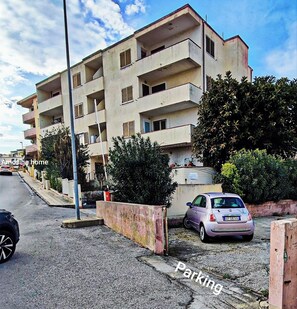 Property grounds - Amosina La Maddalena central Holiday Home with free Parking (La Maddalena)