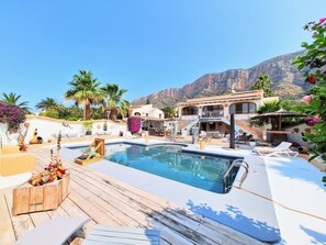 Pool - Holiday Home 'Villa Nigella - Montgó Area' with Shared Pool, Wi-Fi & Air Conditioning (Jávea)