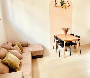 Living area - Vrbo Property (Firenze)