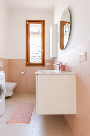 Bathroom - Bright renovated apartment - Quiet area Florence Poggio Imperiale Center (Firenze)