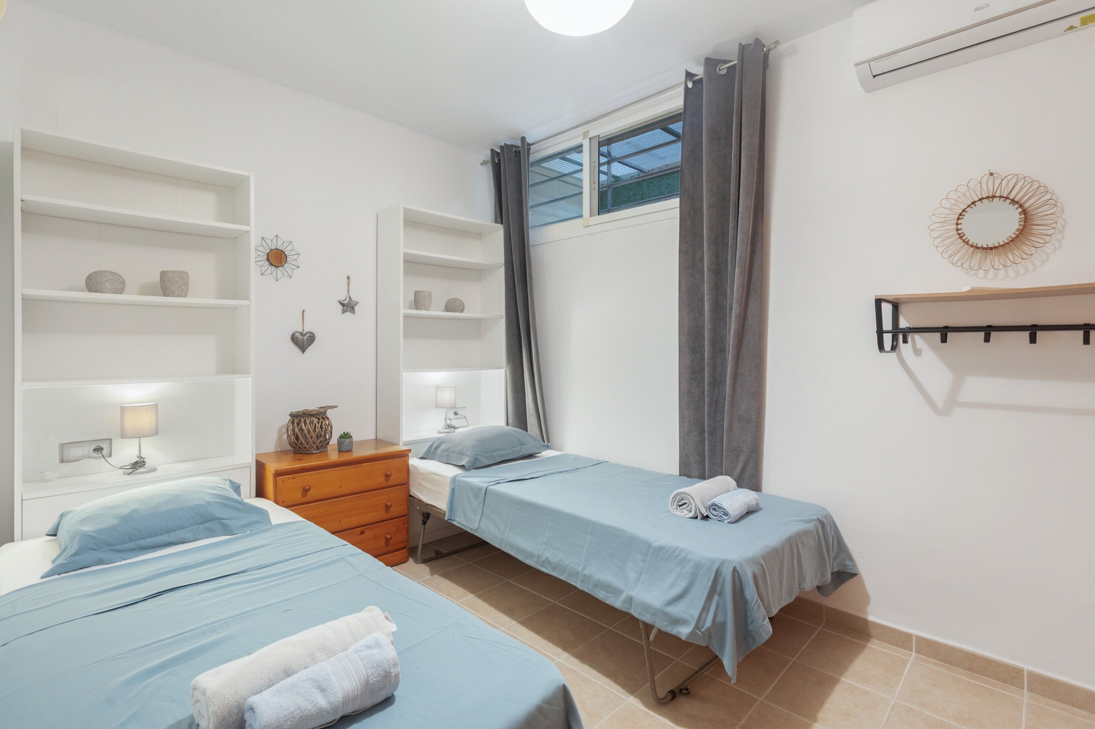 4 dormitorios, tabla de planchar con plancha, wifi y ropa de cama