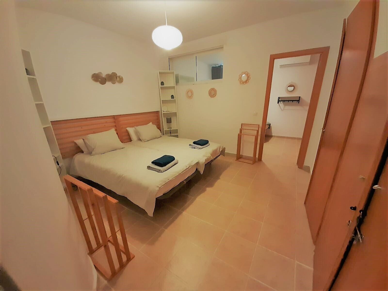 4 quartos, ferros/tábuas de passar roupa, Wi-Fi, roupa de cama