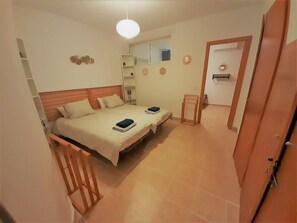 4 chambres, fer et planche à repasser, Wi-Fi, draps fournis