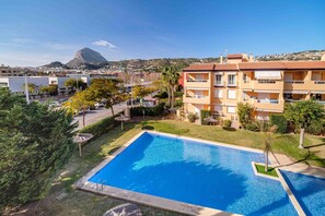 Pool - Beautiful Penthouse Steps from the Sea with Shared Pool, Wi-Fi, and Air Conditioning (Badia de Xàbia)