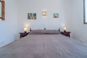 3 bedrooms, WiFi, bed sheets - Holiday Home 'Hermosa Casa Rústica' with Mountain Views, Wi-Fi and Air Conditioning (Entrepinos)