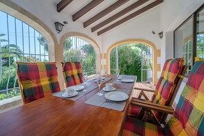 Dining - Holiday Home 'Hermosa Casa Rústica' with Mountain Views, Wi-Fi and Air Conditioning (Entrepinos)