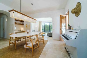 Interior - Villa 'Elegance in Jávea' with Mountain Views, Wi-Fi and Air Conditioning (Jávea)
