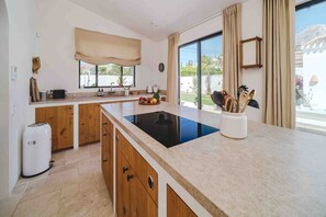 Kühlschrank, Ofen, Herdplatte, Geschirrspüler