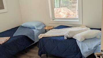 2 bedrooms, WiFi, bed sheets