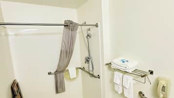 PNQ1 | Bathroom | Combined shower/tub, hair dryer, towels, soap