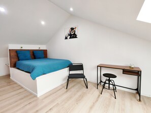 1 bedroom, desk, iron/ironing board, free WiFi