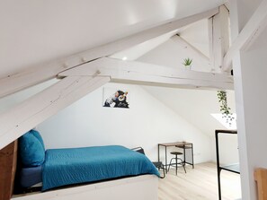 1 bedroom, desk, iron/ironing board, free WiFi