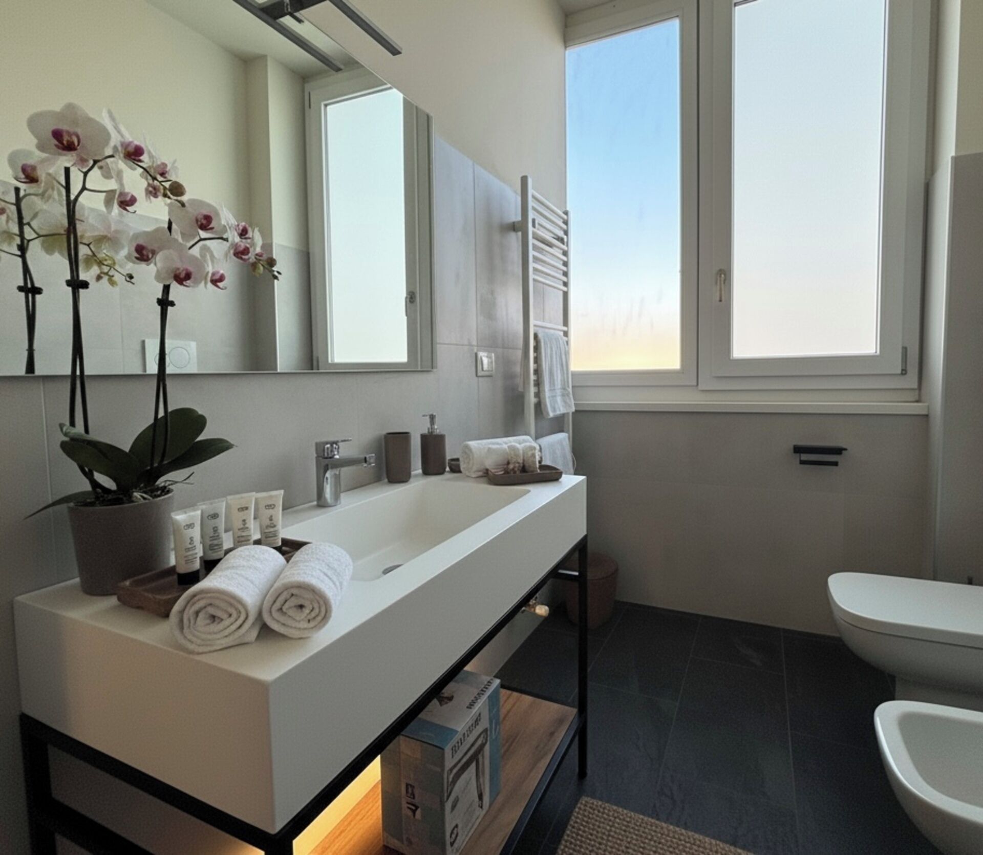 Doccia, asciugacapelli, bidet, asciugamani
