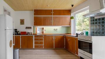 House, 2 Bedrooms, Smoking, Balcony | Interior