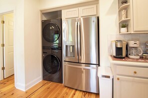 Interior - Birdies and Beaches ~ relaxing golf retreat (Edisto Island)