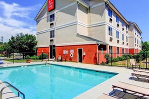 Pool - Econo Lodge Inn and Suites Douglasville, GA (Douglasville)