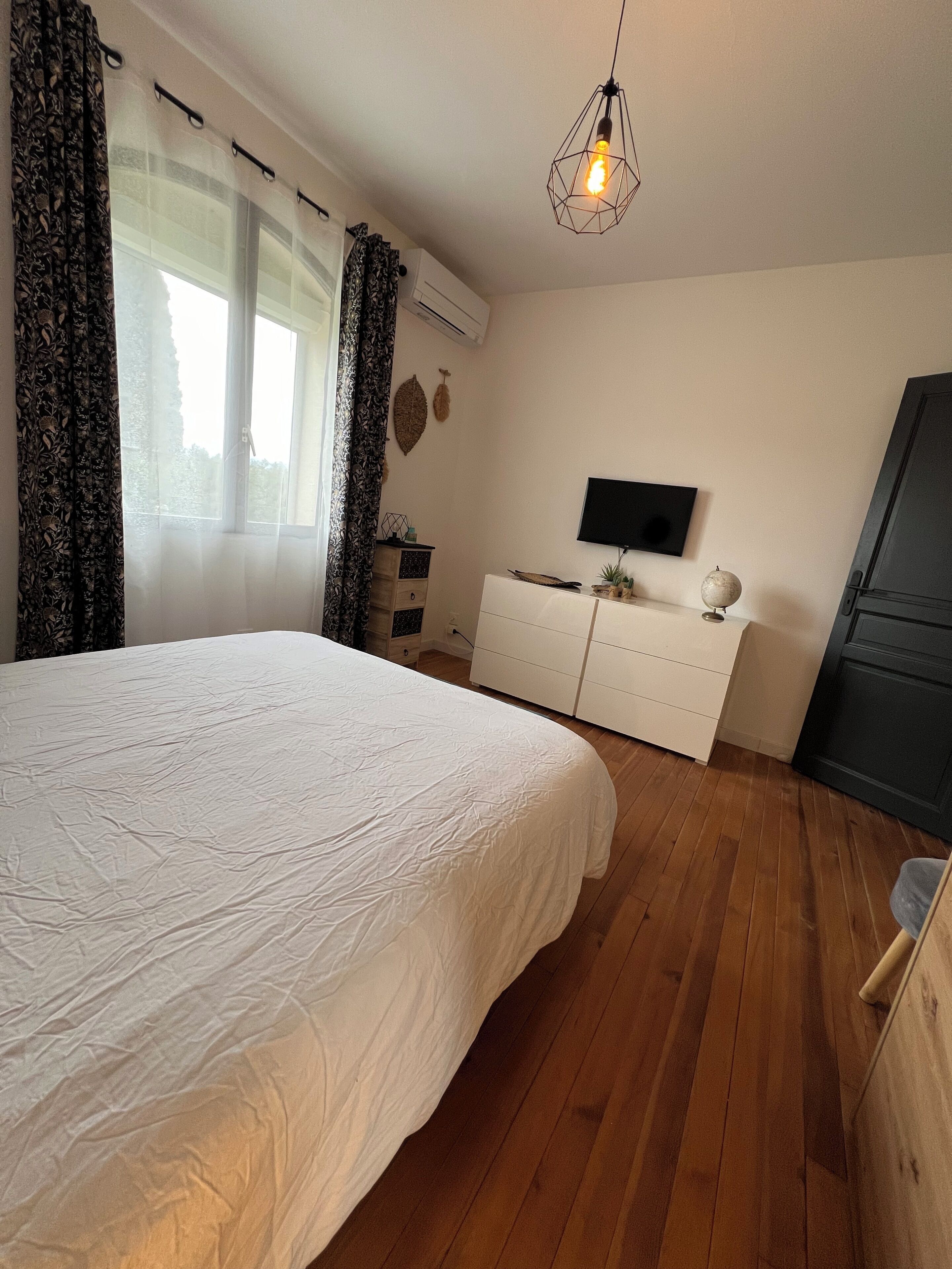 4 chambres, fer et planche à repasser, Wi-Fi