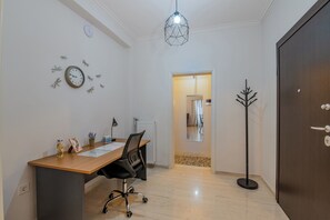 Interior - Marina Zeas Livemodern (Pireas)