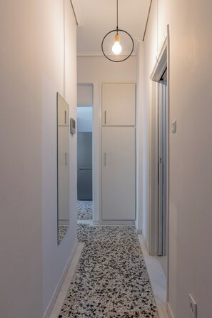 Interior - Marina Zeas Livemodern (Pireas)