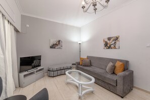 Living area - Marina Zeas Livemodern (Pireas)