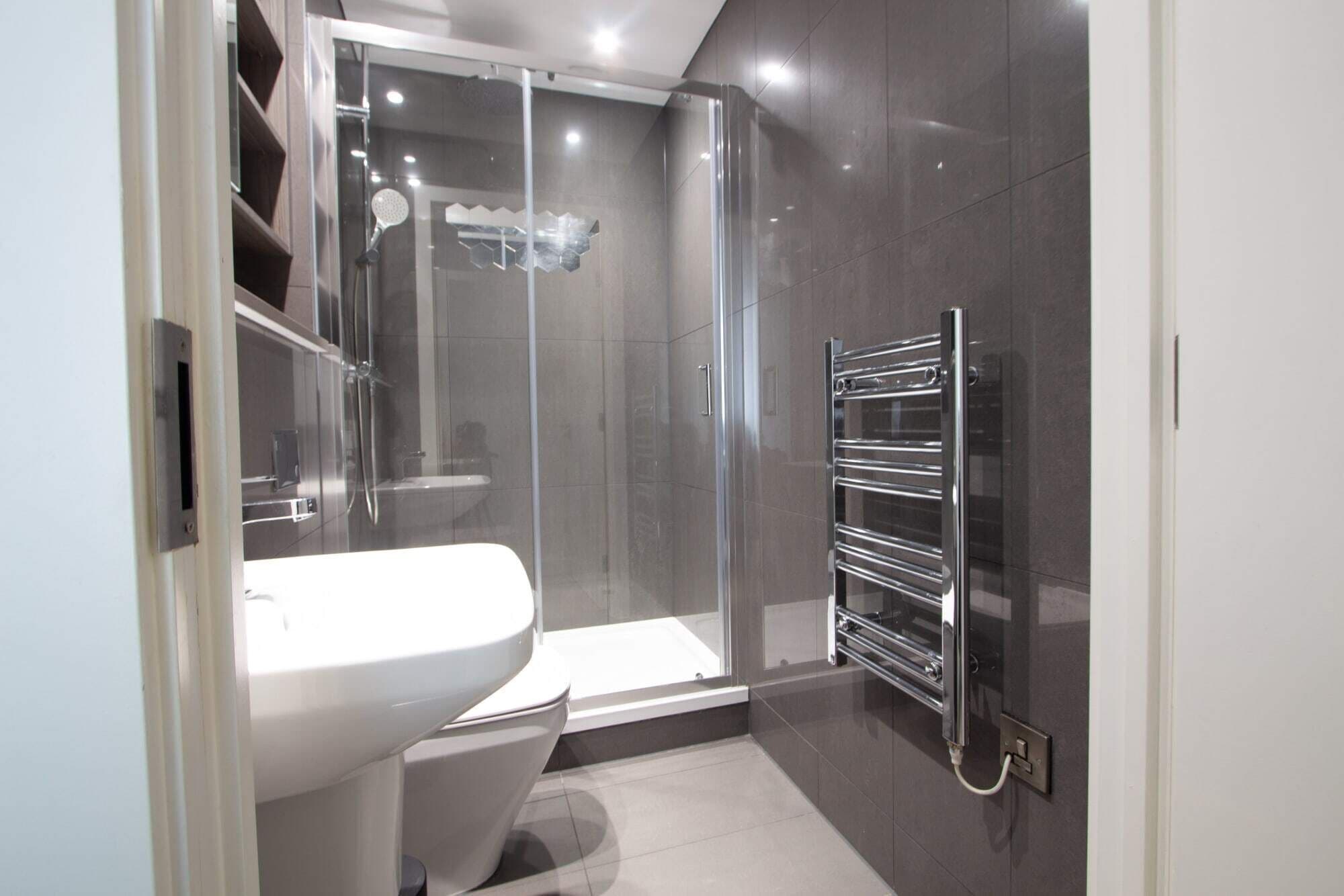 Apartment, 3 Bedrooms, Non Smoking | Bathroom