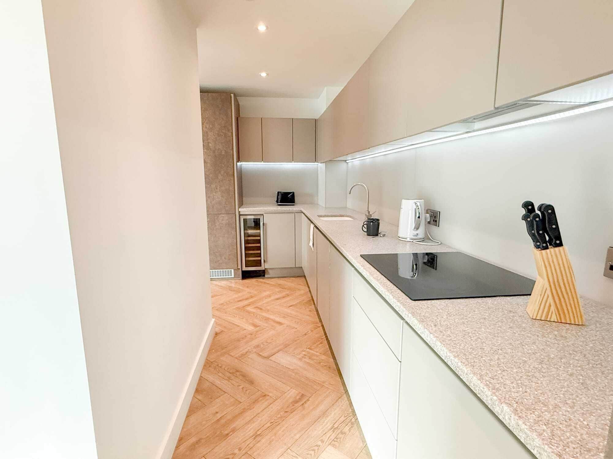Apartment, 3 Bedrooms, Non Smoking | Private kitchen | Electric kettle
