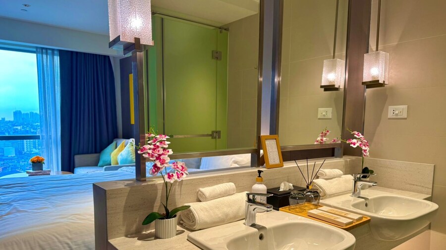 Cozy Retreat King Suite