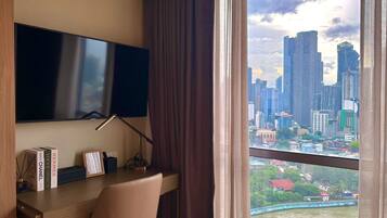 Signature Room, Kitchen, City View