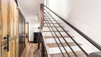 Casa, várias camas, sacada, vista para a montanha (Tahoe Nirvana) | Parte interna