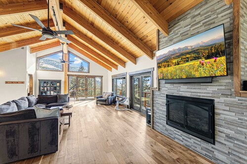 Tahoe Nirvana Mountain Views