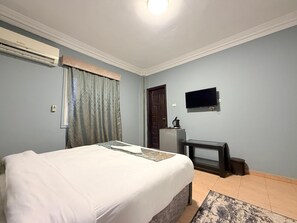 Deluxe Double Room, City View - Temple Pyramids Inn (Giza Governorate)