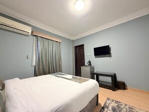 Deluxe Double Room, City View - Temple Pyramids Inn (Giza Governorate)