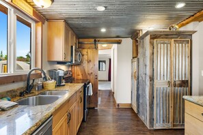 Room - Zebra Ranch 150 Guest Venue Lodging Mtn Vu Farm (Prescott)