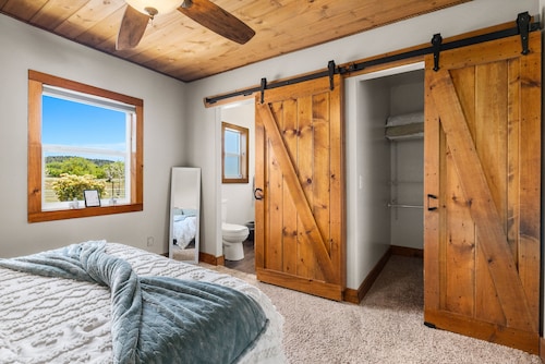Zebra Ranch 150 Guest Venue Lodging Mtn Vu Farm