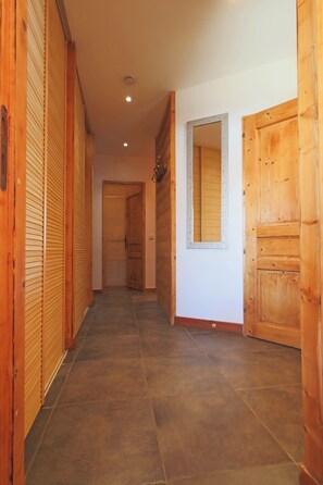 Interior - Chalet apartment for rent with south-facing terrace and private sauna (saint francois longchamp)